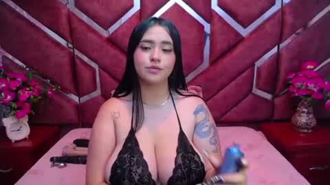 Snapshot of victoria_rossy_ chatting on 01/28/25, 04:52 Victoria online show from 01/28/25, 04:52