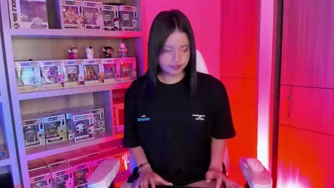 Snapshot of victoria_se chatting on 11/30/25, 03:21 Victoria online show from 11/30/25, 03:21