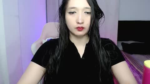 Victoria online show from 11/17/25, 04:35