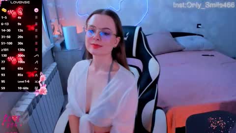 Snapshot of victoria_the_fox chatting on 12/22/25, 05:26 - The Divine Fox online show from 12/22/25, 05:26