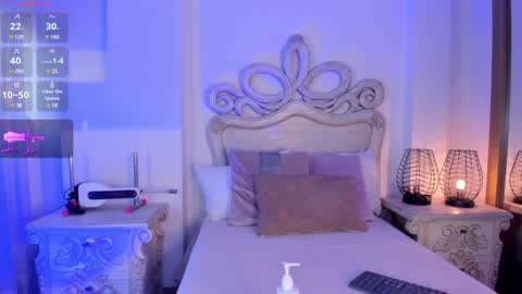 Snapshot of victoria_vallejo chatting on 12/22/24, 11:44 victoria  online show from 12/22/24, 11:44