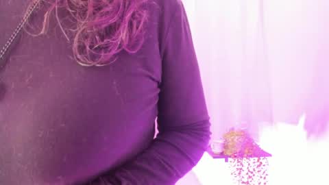 Snapshot of victoriaa_anderson_ chatting on 04/20/26, 02:42 victoriaa_anderson_ online show from 04/20/26, 02:42