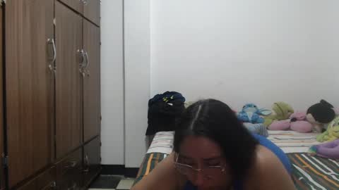 Snapshot of victoriaa_silva chatting on 05/17/26, 10:33 Victoria Silva online show from 05/17/26, 10:33
