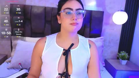 Victoria Andrade online show from 03/24/26, 12:21