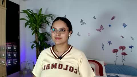Snapshot of victoriablack_ chatting on 05/17/26, 10:00 Victoria online show from 05/17/26, 10:00
