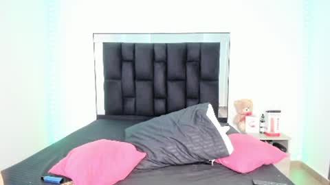 VICTORIA online show from 02/25/25, 03:05