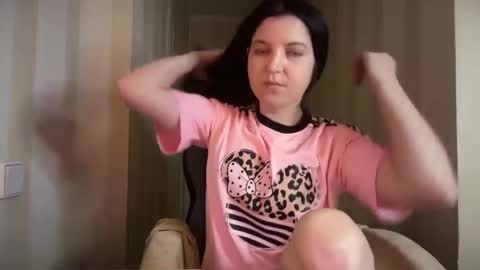 victoriadaily online show from 12/18/25, 10:05