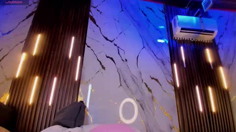 Victoria  online show from 11/14/25, 08:40