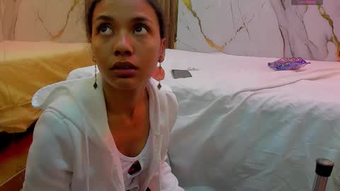 Victoria  online show from 12/15/25, 08:57