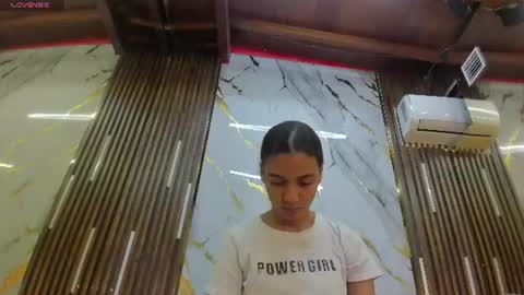 Victoria  online show from 06/15/26, 08:00