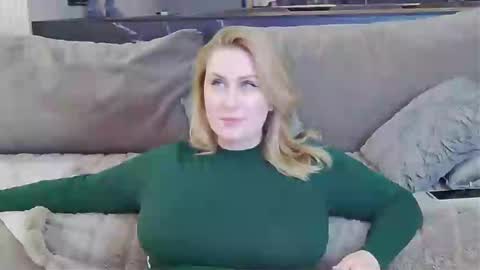 Snapshot of victoriafalls chatting on 12/28/24, 01:49 Miss V online show from 12/28/24, 01:49