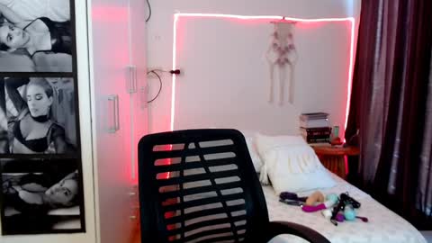 victoriahispanic online show from 01/09/25, 04:06