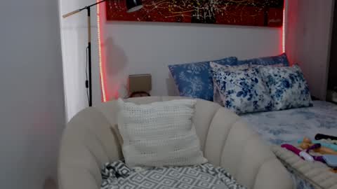 victoriahispanic online show from 03/03/25, 07:06