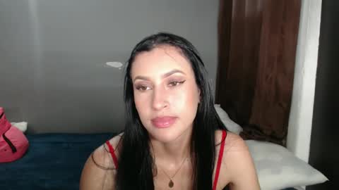 Snapshot of victorialeens chatting on 12/14/24, 01:06 VICTORIA online show from 12/14/24, 01:06