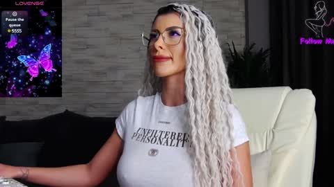 Victoria online show from 12/14/24, 01:28