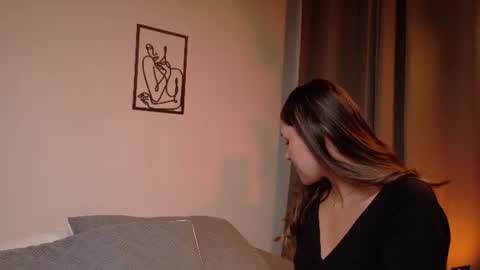 Snapshot of victorianova chatting on 06/19/26, 11:41 VictoriaNova online show from 06/19/26, 11:41