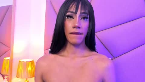 Snapshot of victoriaross1 chatting on 02/17/25, 03:15 VictoriaRoss online show from 02/17/25, 03:15