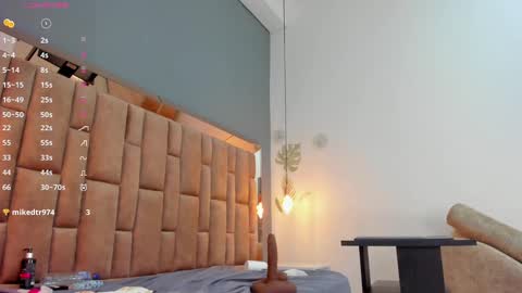 Snapshot of victoriaroyce1 chatting on 12/18/24, 02:49 Victoria online show from 12/18/24, 02:49