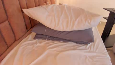 Snapshot of victoriaroyce1 chatting on 03/08/25, 04:50 Victoria online show from 03/08/25, 04:50