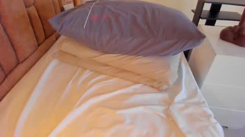 Snapshot of victoriaroyce1 chatting on 03/09/25, 05:28 Victoria online show from 03/09/25, 05:28