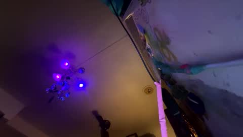 Snapshot of victoriaryderxxxoo chatting on 05/18/26, 02:51 victoriaryderxxxoo online show from 05/18/26, 02:51