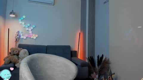 Snapshot of victorias_world chatting on 12/13/24, 09:09 Viktoria online show from 12/13/24, 09:09