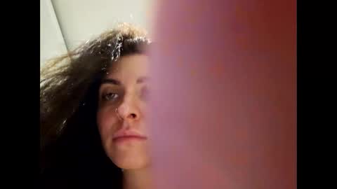 Snapshot of victorias_world chatting on 01/23/25, 08:57 Viktoria online show from 01/23/25, 08:57