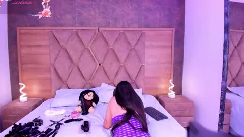 victoriasanz_ online show from 11/16/25, 05:35