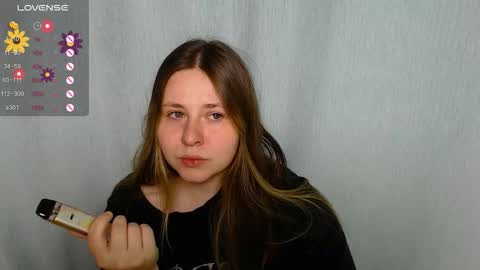 victoriassecrets_ online show from 10/27/25, 02:21