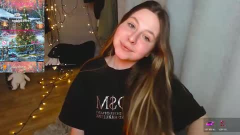 Snapshot of victoriassecrets_ chatting on 01/07/26, 05:15 victoriassecrets_ online show from 01/07/26, 05:15