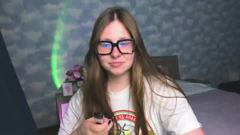 Snapshot of victoriassecrets_ chatting on 07/04/26, 04:46 victoriassecrets_ online show from 07/04/26, 04:46