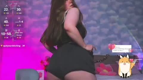 Snapshot of victoriassecrets_ chatting on 07/11/26, 08:33 victoriassecrets_ online show from 07/11/26, 08:33