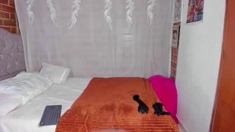 Snapshot of victoriathomponss chatting on 02/21/26, 09:16 Victoria online show from 02/21/26, 09:16