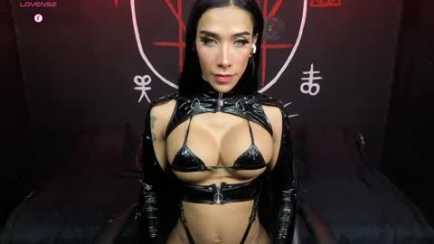 Snapshot of victoriavampire666 chatting on 05/17/26, 10:50 Victoria Vampire online show from 05/17/26, 10:50