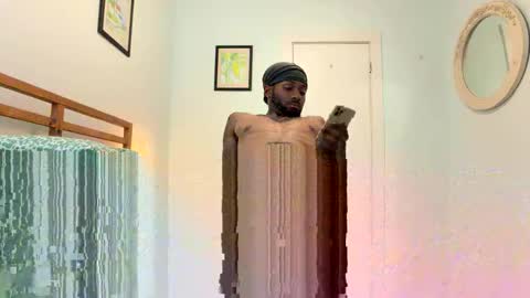 Snapshot of victoryd007 chatting on 11/18/25, 01:33 victoryd007 online show from 11/18/25, 01:33