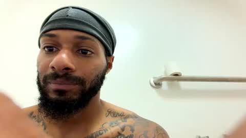 Snapshot of victoryd007 chatting on 12/23/25, 05:27 victoryd007 online show from 12/23/25, 05:27