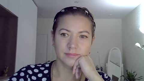 victorynika online show from 12/19/25, 08:43