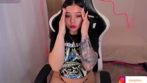 V  I C  T O R I A  online show from 11/01/25, 08:00