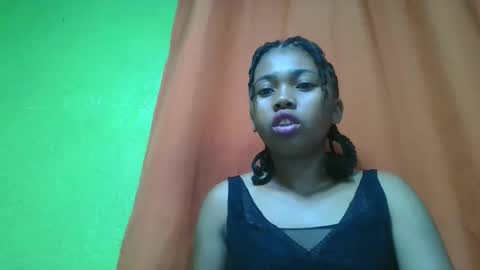 Snapshot of vierge28430 chatting on 05/06/26, 02:19 vierge28430 online show from 05/06/26, 02:19