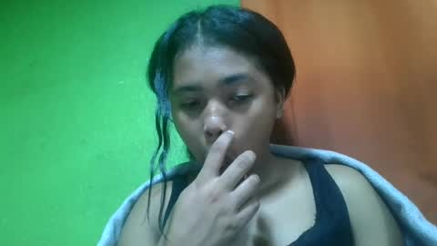Snapshot of vierge28430 chatting on 06/15/26, 01:52 vierge28430 online show from 06/15/26, 01:52