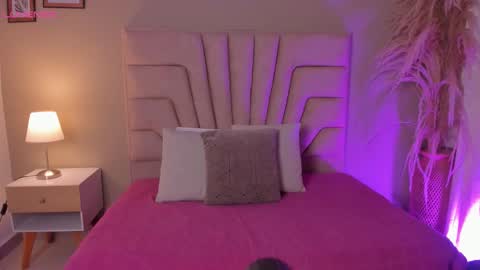 Snapshot of viictoria_becker chatting on 02/23/26, 11:51 Victoria online show from 02/23/26, 11:51