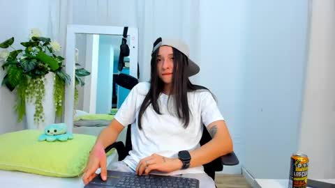viictoriiasaenz online show from 04/29/26, 05:33