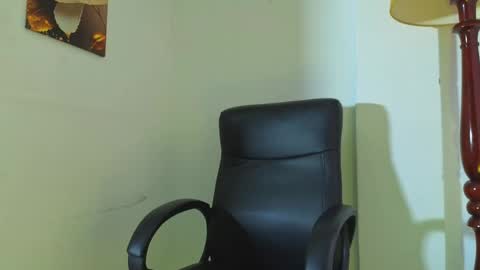 Snapshot of viiolet_collins chatting on 04/29/26, 02:10 VIOLET online show from 04/29/26, 02:10