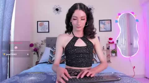 Violet online show from 11/14/25, 08:18