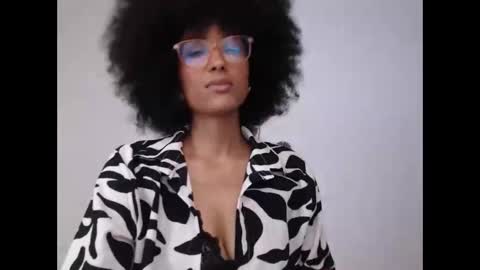 viiolettaaa online show from 06/04/26, 09:21