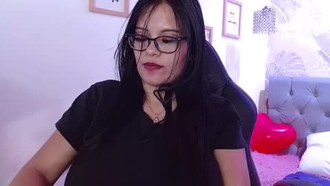 Snapshot of viiolleta chatting on 02/15/25, 06:23 viioleta online show from 02/15/25, 06:23