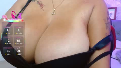 viioleta online show from 10/28/25, 12:41