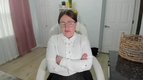 Snapshot of vika7333 chatting on 02/11/25, 03:08 Ukrainian-woman online show from 02/11/25, 03:08