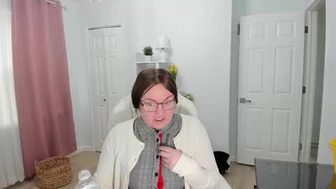 Snapshot of vika7333 chatting on 02/18/25, 03:10 Ukrainian-woman online show from 02/18/25, 03:10