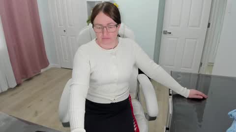 Snapshot of vika7333 chatting on 02/20/25, 04:57 Ukrainian-woman online show from 02/20/25, 04:57